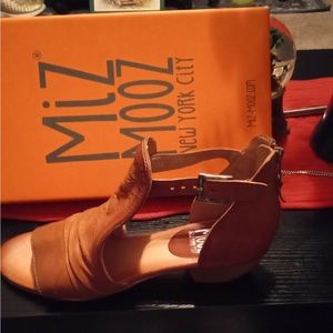 Never been worn (they don’t fit me)